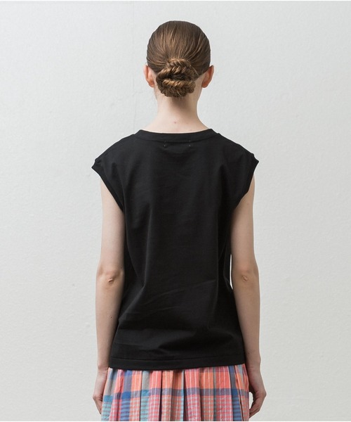 ALLUMER（アリュメール）の「ノースリーブプリントTシャツ(This Song Reminds Me Of You)（Tシャツ/カットソー・レディース・ホワイト/ブラック・1）」の15枚目の写真