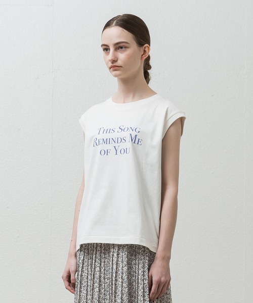 ALLUMER（アリュメール）の「ノースリーブプリントTシャツ(This Song Reminds Me Of You)（Tシャツ/カットソー・レディース・ホワイト/ブラック・1）」の4枚目の写真