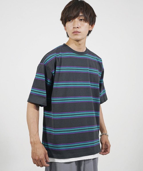 MinoriTY（マイノリティ）の「【MinoriTY】マルチボーダービッグTシャツ 半袖 ビッグシルエット オーバーサイズ コットン メンズ 夏服 秋服 インナー（Tシャツ/カットソー・メンズ・ホワイト/ブラック/ネイビー/オレンジ/グリーン/マスタード/ホワイト系その他/ブラック系その他/グリーン系その他/チャコール・L/M）」の5枚目の写真