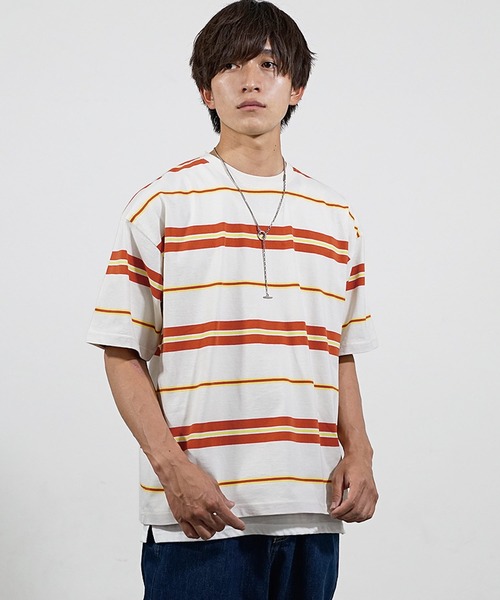 MinoriTY（マイノリティ）の「【MinoriTY】マルチボーダービッグTシャツ 半袖 ビッグシルエット オーバーサイズ コットン メンズ 夏服 秋服 インナー（Tシャツ/カットソー・メンズ・ホワイト/ブラック/ネイビー/オレンジ/グリーン/マスタード/ホワイト系その他/ブラック系その他/グリーン系その他/チャコール・L/M）」の2枚目の写真