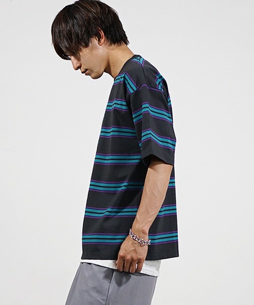 MinoriTY（マイノリティ）の「【MinoriTY】マルチボーダービッグTシャツ 半袖 ビッグシルエット オーバーサイズ コットン メンズ 夏服 秋服 インナー（Tシャツ/カットソー・メンズ・ホワイト/ブラック/ネイビー/オレンジ/グリーン/マスタード/ホワイト系その他/ブラック系その他/グリーン系その他/チャコール・L/M）」の14枚目の写真