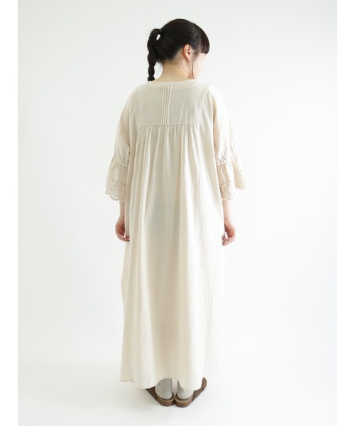 Samansa Mos2（サマンサ モスモス）の「袖口レースワンピース（ワンピース・レディース・チャコール/オフホワイト/キナリ/ボルドー・ﾌﾘ-）」の16枚目の写真