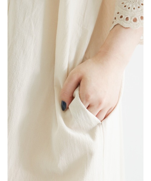 Samansa Mos2（サマンサ モスモス）の「袖口レースワンピース（ワンピース・レディース・チャコール/オフホワイト/キナリ/ボルドー・ﾌﾘ-）」の20枚目の写真