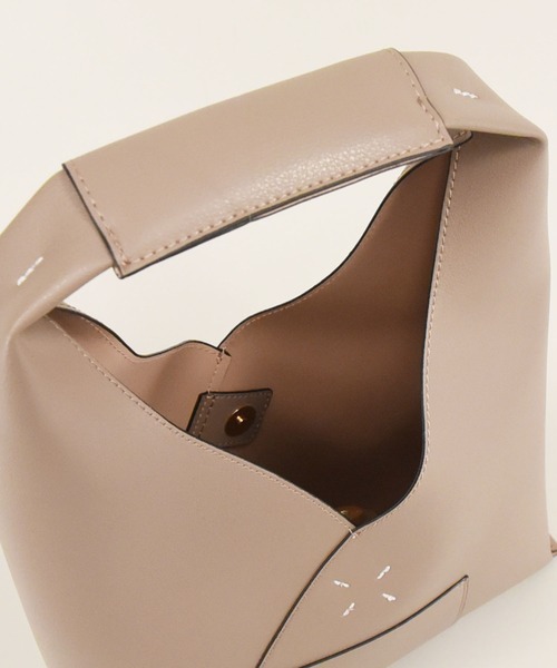 styiro（スタイロ）の「カシュクール ワンハンドルバッグ / 再入荷（ハンドバッグ・レディース・ブラック/イエロー/ブラウン系その他/アイボリー/シルバー/ホワイト系その他/シルバー系その他/ゴールド/ピンク系その他/ブラウン系その他2/ブラック系その他・FREE）」の16枚目の写真