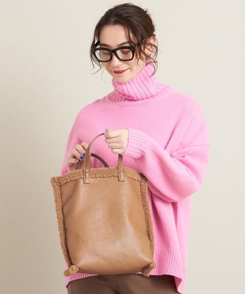 BEAUTY&YOUTH UNITED ARROWS（ビューティーアンドユースユナイテッドアローズ）の「フェイクレザー×ボア リバーシブルトートバッグ -4WAY-（ショルダーバッグ・レディース・オフホワイト/ブラック/ブラウン・FREE）」の3枚目の写真