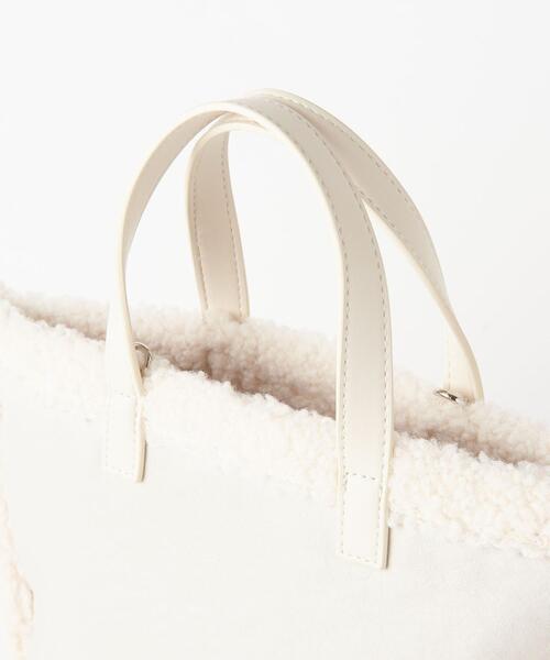 BEAUTY&YOUTH UNITED ARROWS（ビューティーアンドユースユナイテッドアローズ）の「フェイクレザー×ボア リバーシブルトートバッグ -4WAY-（ショルダーバッグ・レディース・オフホワイト/ブラック/ブラウン・FREE）」の4枚目の写真