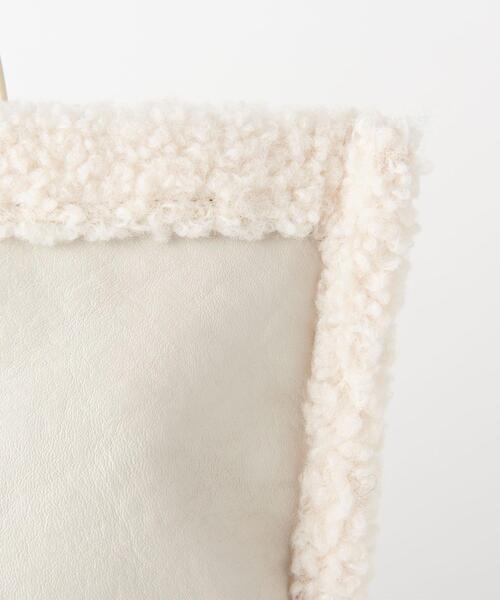 BEAUTY&YOUTH UNITED ARROWS（ビューティーアンドユースユナイテッドアローズ）の「フェイクレザー×ボア リバーシブルトートバッグ -4WAY-（ショルダーバッグ・レディース・オフホワイト/ブラック/ブラウン・FREE）」の5枚目の写真