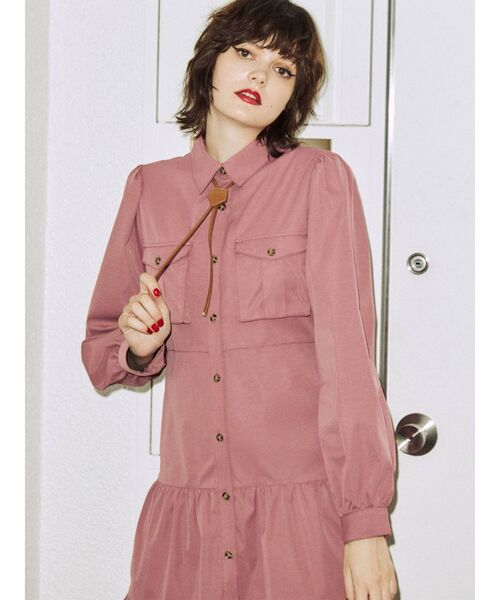 jouetie（ジュエティ）の「カラーステッチミリタリーティアードワンピース（ワンピース・レディース・ブラック/ベージュ/ピンク/ブルー・MEDIUM）」の6枚目の写真