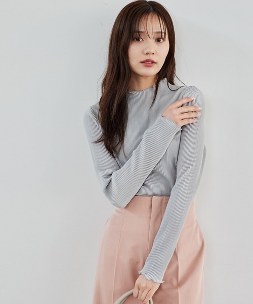 Andemiu（アンデミュウ）の「【WEB限定】プリーツカットソー
