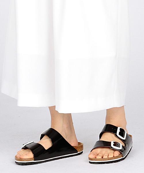 BIRKENSTOCK(ビルケンシュトック)の「BIRKENSTOCK(ビルケンシュトック) ARIZONA●(サンダル・レディース・ブラック/ホワイト・39/38/37/36)」の9枚目の写真