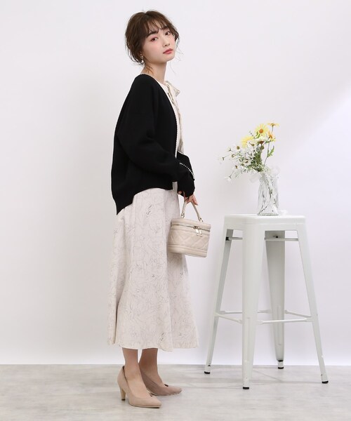 couture brooch（クチュールブローチ）の「◆【羽織るだけで着映え感UP！】フェイクパールトリミングカーディガン（カーディガン/ボレロ・レディース・ベビーピンク/ブラック/アイボリー・42/38）」の5枚目の写真