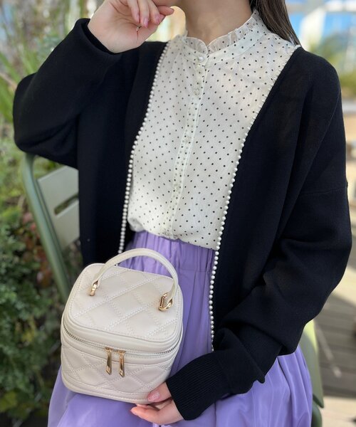 couture brooch（クチュールブローチ）の「◆【羽織るだけで着映え感UP！】フェイクパールトリミングカーディガン（カーディガン/ボレロ・レディース・ベビーピンク/ブラック/アイボリー・42/38）」の6枚目の写真