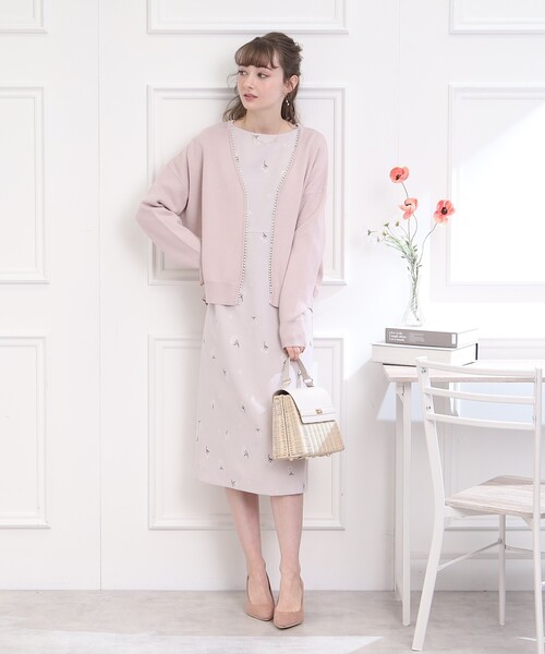 couture brooch（クチュールブローチ）の「◆【羽織るだけで着映え感UP！】フェイクパールトリミングカーディガン（カーディガン/ボレロ・レディース・ベビーピンク/ブラック/アイボリー・42/38）」の11枚目の写真