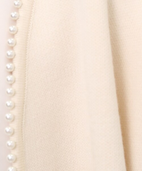 couture brooch（クチュールブローチ）の「◆【羽織るだけで着映え感UP！】フェイクパールトリミングカーディガン（カーディガン/ボレロ・レディース・ベビーピンク/ブラック/アイボリー・42/38）」の7枚目の写真