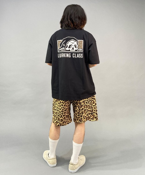LURKING CLASS（ラーキングクラス）の「【ムラサキスポーツ別注】LURKING CLASS/ラーキングクラス ワイドシルエット バックプリントTシャツ/半袖Tシャツ ST23STM03（Tシャツ/カットソー・メンズ・ブラック/ホワイト/ホワイト系その他・L/M/XL）」の5枚目の写真
