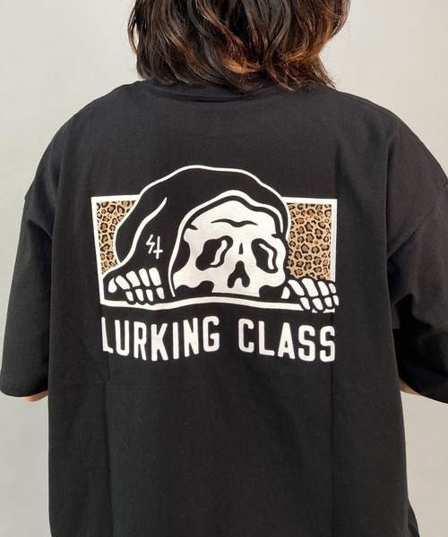 LURKING CLASS（ラーキングクラス）の「【ムラサキスポーツ別注】LURKING CLASS/ラーキングクラス ワイドシルエット バックプリントTシャツ/半袖Tシャツ ST23STM03（Tシャツ/カットソー・メンズ・ブラック/ホワイト/ホワイト系その他・L/M/XL）」の11枚目の写真