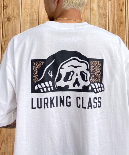 LURKING CLASS（ラーキングクラス）の「【ムラサキスポーツ別注】LURKING CLASS/ラーキングクラス ワイドシルエット バックプリントTシャツ/半袖Tシャツ ST23STM03（Tシャツ/カットソー・メンズ・ブラック/ホワイト/ホワイト系その他・L/M/XL）」の22枚目の写真