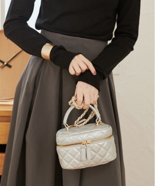 ANGIE（アンジー）の「キルティングミニバニティーバッグ（ショルダーバッグ・レディース・ブラック/ベージュ/ホワイト/シルバー・FREE）」の21枚目の写真