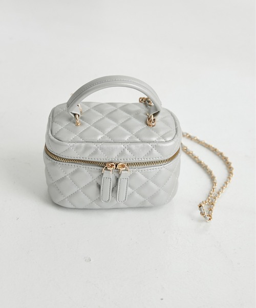 ANGIE（アンジー）の「キルティングミニバニティーバッグ（ショルダーバッグ・レディース・ブラック/ベージュ/ホワイト/シルバー・FREE）」の14枚目の写真