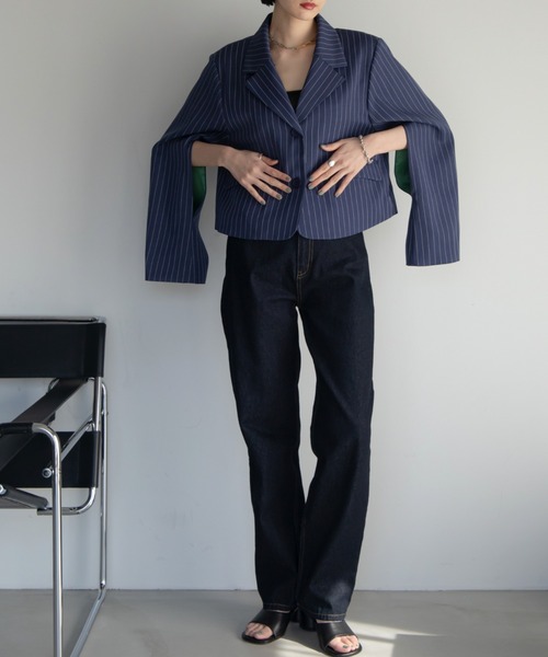 VACANCY(ヴァカンシー)の「アームスリット配色ショートジャケット(テーラードジャケット・レディース・その他/ブラック・FREE)」の11枚目の写真