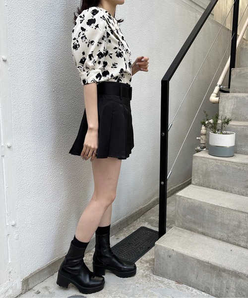 one way（ワンウェイ）の「ビッグカラー2WAYブラウス（シャツ/ブラウス・レディース・ホワイト系その他2/ブラック系その他/ホワイト系その他・FREE）」の12枚目の写真