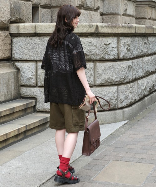 MONO-MART LADY'S（モノマートレディース）の「幾何学レースオーバーサイズオープンカラー半袖シャツ（シャツ/ブラウス・レディース・ブラウン/ブラック/アイボリー・FREE）」の21枚目の写真