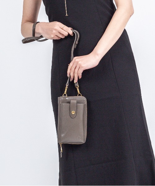 BELLIES YORK（ベリーズヨーク）の「【BELLIES YORK/ベリーズヨーク】スマートフォンショルダー　ショルダーバッグ　財布（ショルダーバッグ・レディース・ダークグリーン/ブラウン/ブラック/アッシュブラウン・FREE）」の3枚目の写真