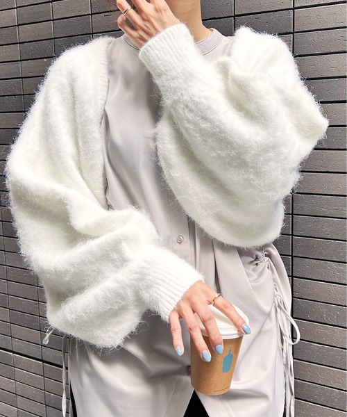 Meli rich（メリーリッチ）の「アルパカタッチショート丈ボレロカーディガン（カーディガン/ボレロ・レディース・ベージュ/オレンジ/グレー/オフホワイト/チャコール・MEDIUM）」の2枚目の写真