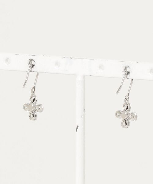 itam（アイタム）の「【itam】アイタム/ フラワーストーンコーティングピアス/金属アレルギー対応ピアス（ピアス（両耳用）・レディース・ゴールド/シルバー・FREE）」の10枚目の写真