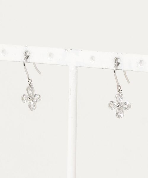 itam（アイタム）の「【itam】アイタム/ フラワーストーンコーティングピアス/金属アレルギー対応ピアス（ピアス（両耳用）・レディース・ゴールド/シルバー・FREE）」の9枚目の写真