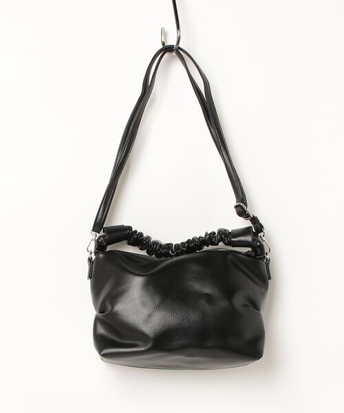 favori（ファヴォリ）の「EM:favori ギャザー　2WAY　ショルダー　軽量（ショルダーバッグ・レディース・グレー/アイボリー/ブラック・FREE）」の4枚目の写真