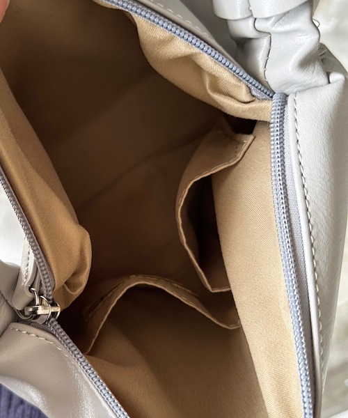 favori（ファヴォリ）の「EM:favori ギャザー　2WAY　ショルダー　軽量（ショルダーバッグ・レディース・グレー/アイボリー/ブラック・FREE）」の12枚目の写真