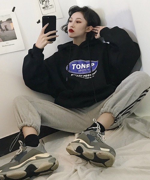 Chaco closet（チャコ クローゼット）の「ビッグシルエットアソートグラフィックパーカー YumeL/RARDIC/TONFP（パーカー・レディース・イエロー/グレー/ライトグレー/グリーン/ブラック系2/ブルー系2/グレー系1/ブラック系1・FREE）」の14枚目の写真