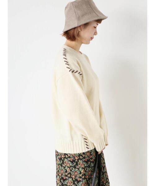 ehka sopo(エヘカソポ)の「配色ステッチプルオーバー(ニット/セーター・レディース・ブラック/ブルー/キナリ・F)」の21枚目の写真