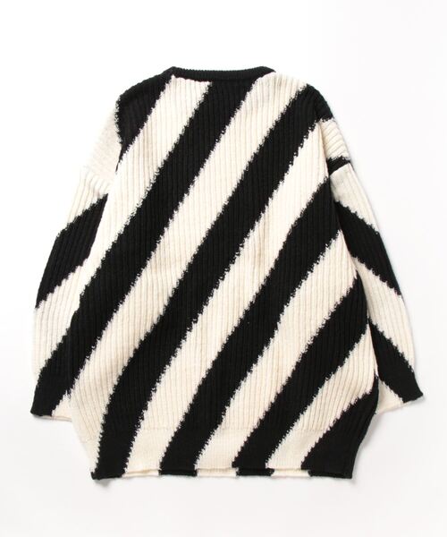 Settimissimo（セッティミッシモ）の「ワイドストライプオーバーサイズニット（ニット/セーター・レディース・ブルー/ブラック・FREE）」の3枚目の写真