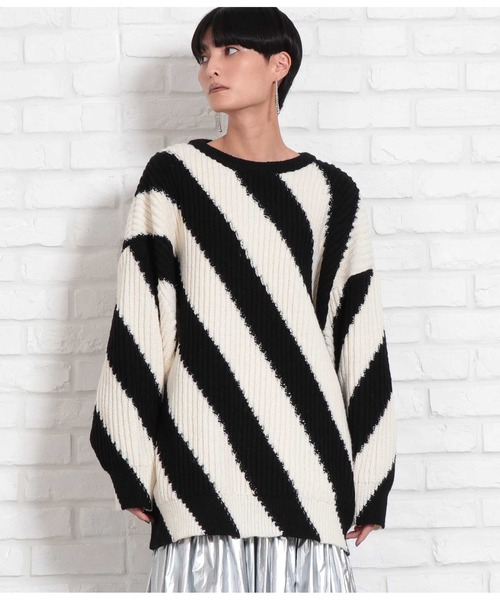 Settimissimo（セッティミッシモ）の「ワイドストライプオーバーサイズニット（ニット/セーター・レディース・ブルー/ブラック・FREE）」の8枚目の写真