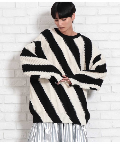 Settimissimo（セッティミッシモ）の「ワイドストライプオーバーサイズニット（ニット/セーター・レディース・ブルー/ブラック・FREE）」の9枚目の写真