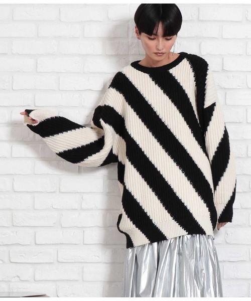 Settimissimo（セッティミッシモ）の「ワイドストライプオーバーサイズニット（ニット/セーター・レディース・ブルー/ブラック・FREE）」の10枚目の写真