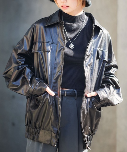 SPINNS（スピンズ）の「フェイクレザーボンバージャケット（ブルゾン・レディース・ネイビー/ブラック・ONESIZE）」の2枚目の写真