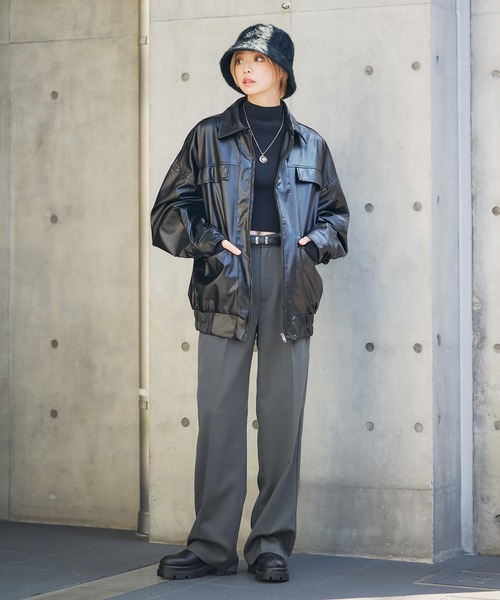 SPINNS（スピンズ）の「フェイクレザーボンバージャケット（ブルゾン・レディース・ネイビー/ブラック・ONESIZE）」の12枚目の写真