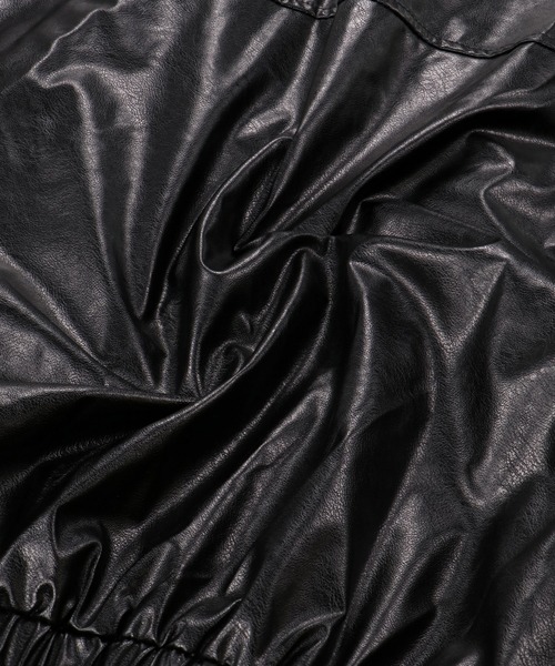 SPINNS（スピンズ）の「フェイクレザーボンバージャケット（ブルゾン・レディース・ネイビー/ブラック・ONESIZE）」の19枚目の写真