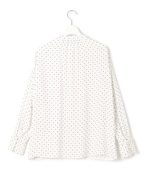23区(ニジュウサンク)の「スクエアドット プリント ブラウス(シャツ/ブラウス・レディース・ネイビー系5/アイボリー系5・50/46/48/44)」の11枚目の写真