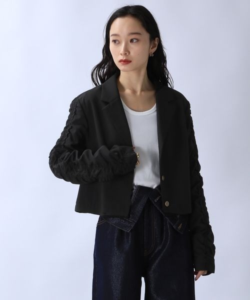 JEANASIS（ジーナシス）の「ソデギャザーテーラーショートシャツ/106343（テーラードジャケット・レディース・ブラック/ベージュ/チャコールグレー・FREE）」の2枚目の写真