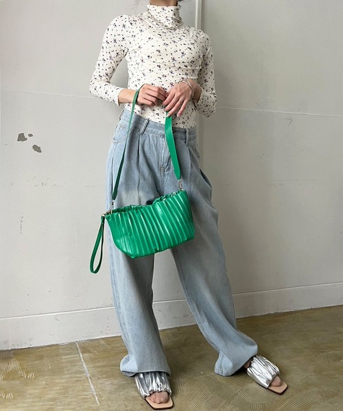 Jewelobe(ジュエローブ)の「ハイウエストルーズデニムワイドパンツ(デニムパンツ・レディース・サックスブルー/ブルー/ネイビー・M/S)」の6枚目の写真