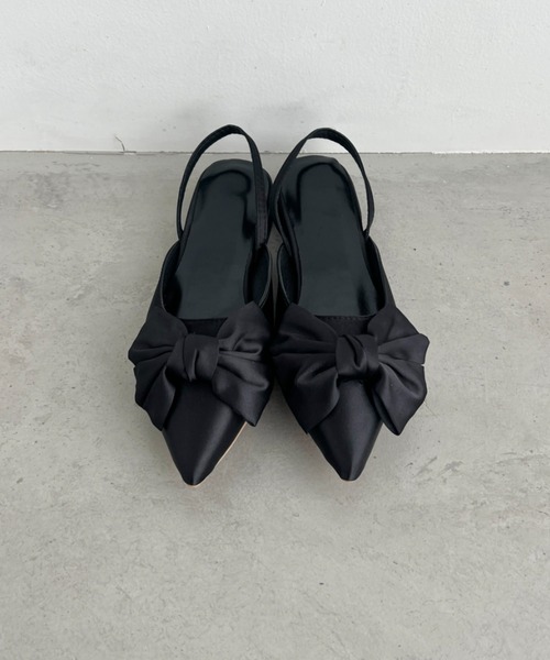 Loueme(ルエム)の「ポインテッドトゥビッグリボンミュールパンプス(パンプス・レディース・ブラック/シルバー・24.5cm/23.5cm)」の12枚目の写真