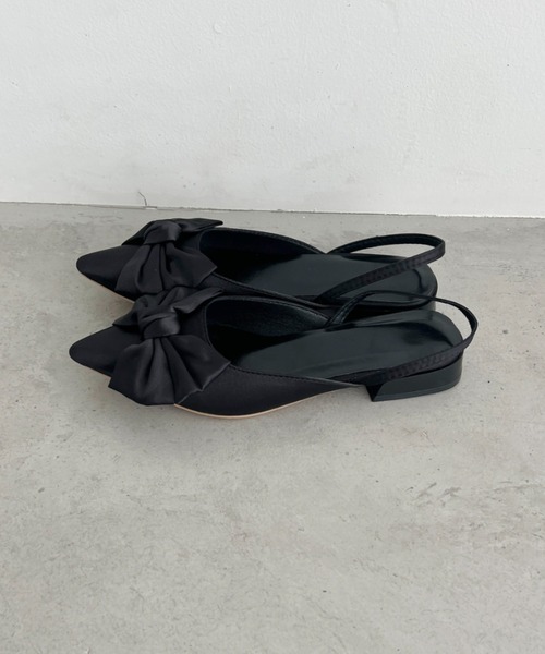 Loueme(ルエム)の「ポインテッドトゥビッグリボンミュールパンプス(パンプス・レディース・ブラック/シルバー・24.5cm/23.5cm)」の13枚目の写真