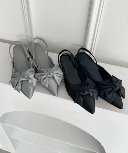 Loueme(ルエム)の「ポインテッドトゥビッグリボンミュールパンプス(パンプス・レディース・ブラック/シルバー・24.5cm/23.5cm)」の18枚目の写真