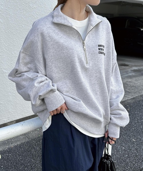 ANME（アンメ）の「ハーフジップエンブロイダリーロゴ裏毛スウェットトップス（スウェット・レディース・ネイビー/オートミール/ブラック/アイボリー/チャコールグレー・M/L）」の6枚目の写真