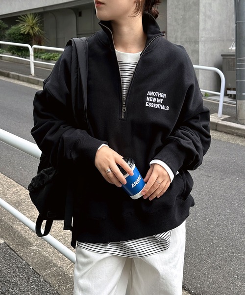 ANME（アンメ）の「ハーフジップエンブロイダリーロゴ裏毛スウェット