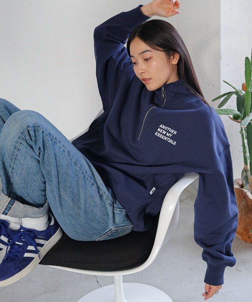 セール】ハーフジップエンブロイダリーロゴ裏毛スウェット